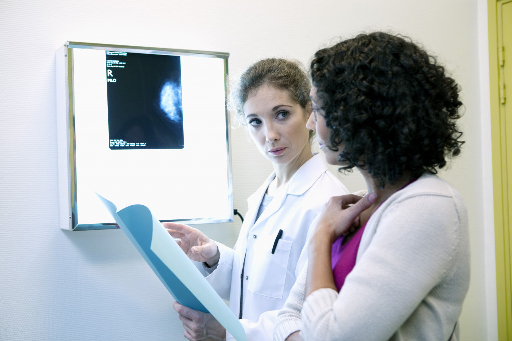 doctor explaining findings during a patient's consultation