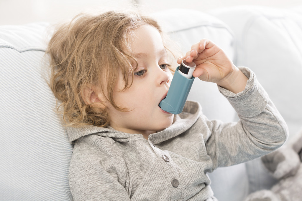 kid having asthma