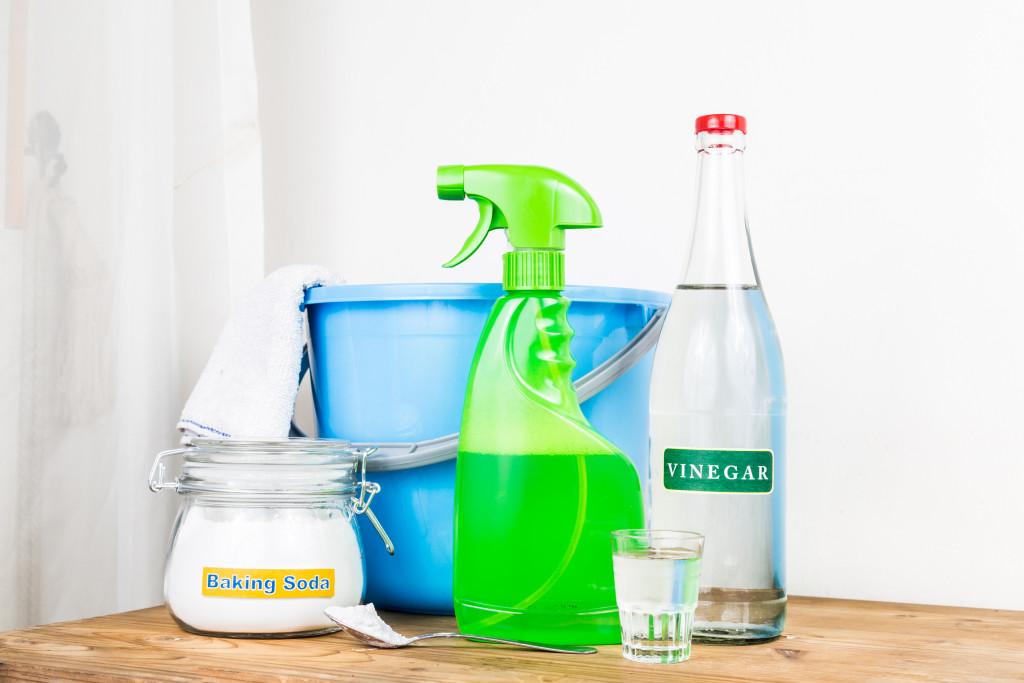 baking soda and vinegar concept of chemical-free cleaning solutions